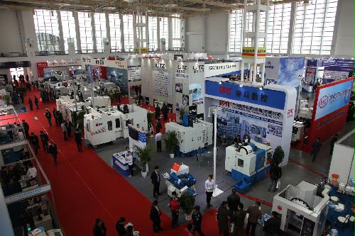 2014���й����ʻ�е��ҵչ����3��13������ ���󿴵㾫�ʷ׳�