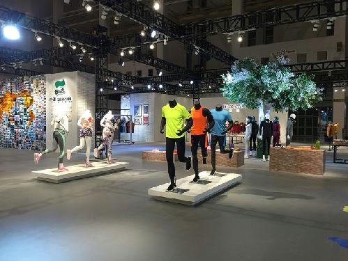 ����10�£���װ�ڶ˳�ʱ�л�����