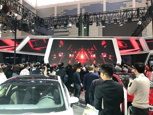 �����Ʒ�ơ�ǧ���͡�������ƽ�ף����������ᴺ��չ��Ļ��